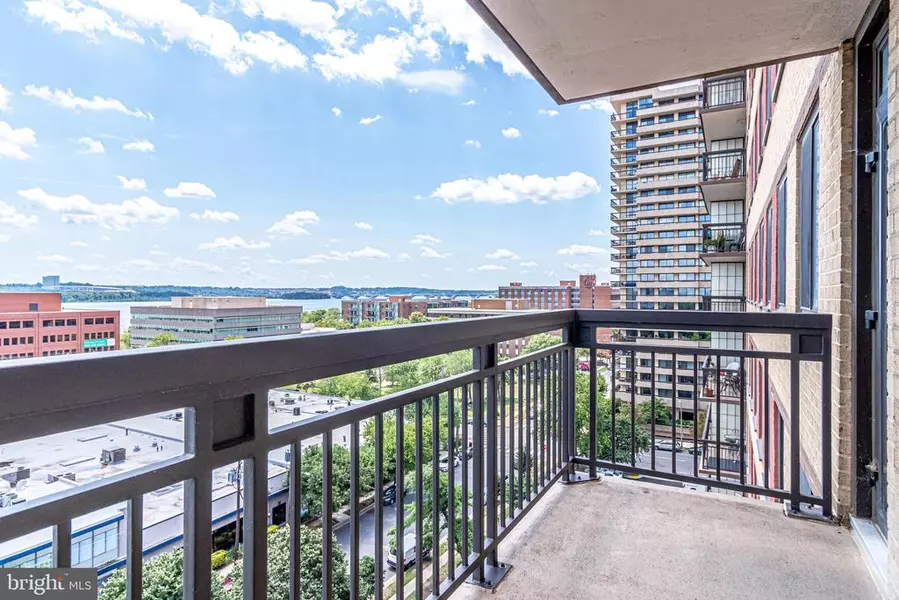 801 N PITT ST #904, Alexandria, VA 22314