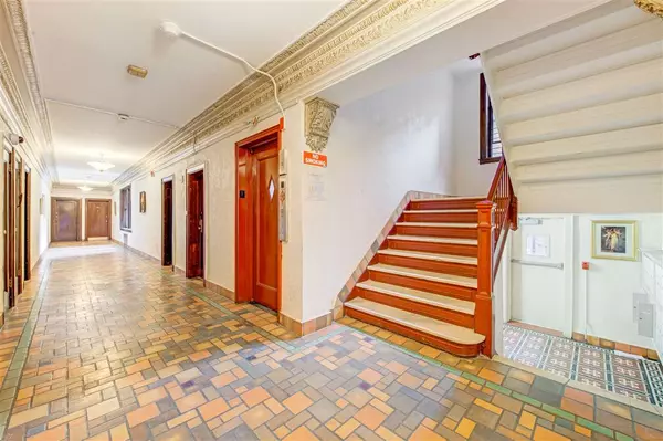 Jc Journal Square, NJ 07306,340 FAIRMOUNT AVE  #304