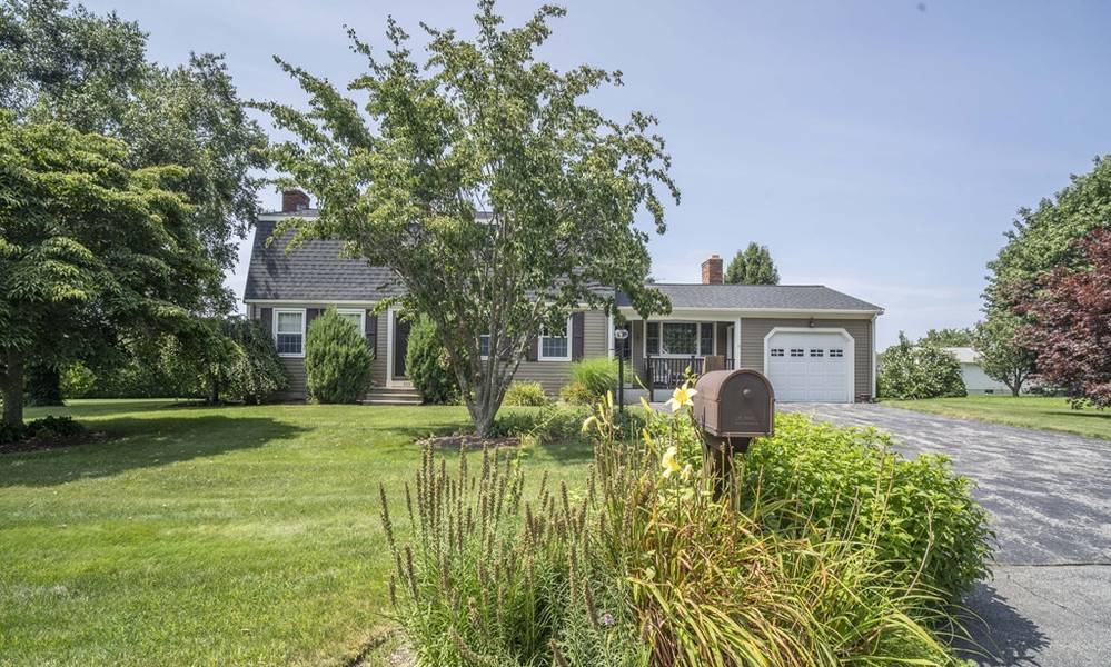 103 King Philip Rd, Seekonk, MA 02771