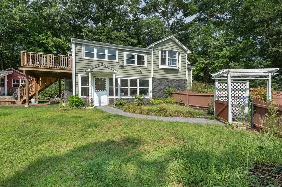 54 Oakwood Ave, Billerica, MA 01821