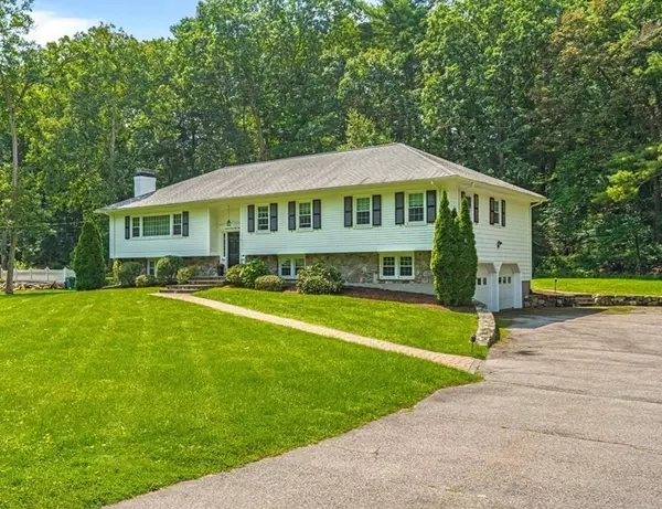 17 Bakers Hill Rd, Weston, MA 02493