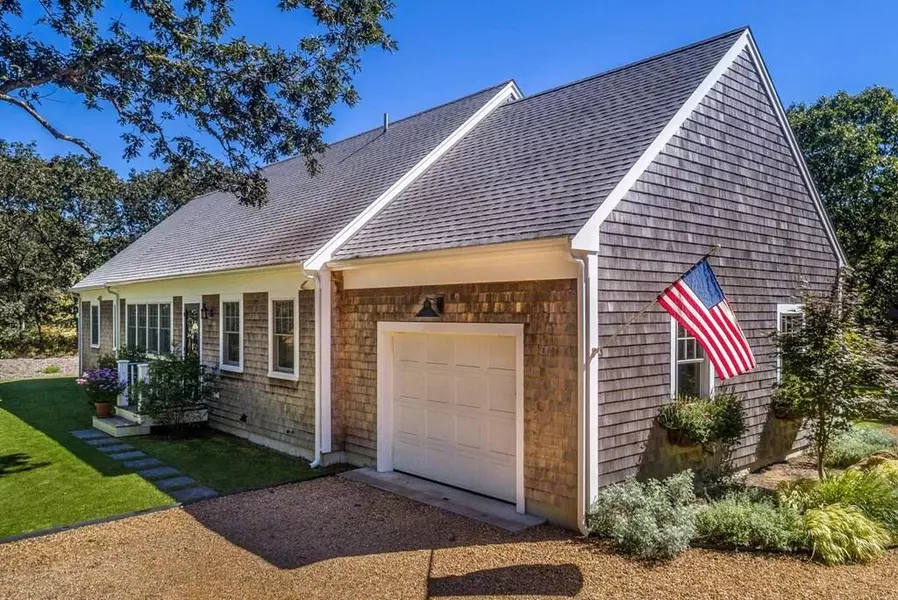 25 Boylston Dr, Edgartown, MA 02539