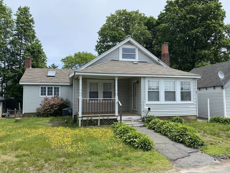 32 Cummings Ave, Hamilton, MA 01982