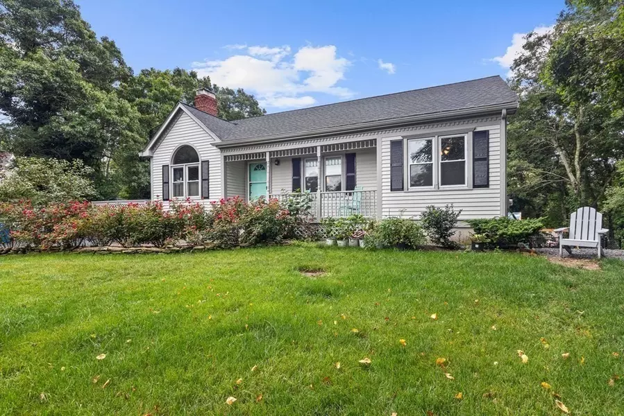 5 Dover Cir, Plymouth, MA 02360