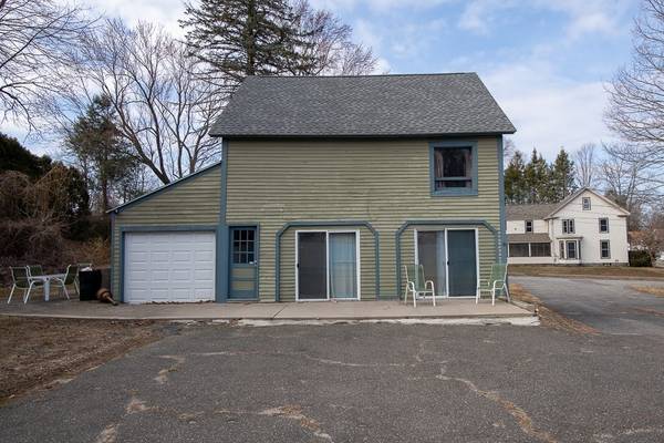 Monson, MA 01057,4 Spring St