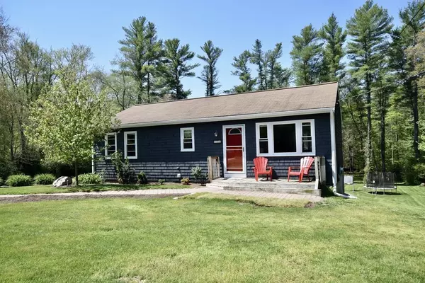 120 County St, Lakeville, MA 02347