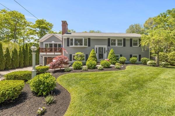 75 Mayflower Rd, Bourne, MA 02562