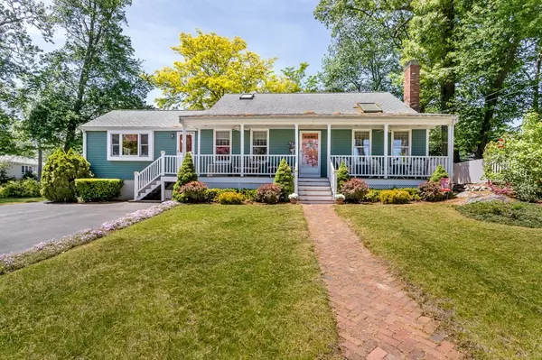 48 Pleasant Cir, Canton, MA 02021