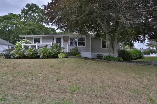 76 Ellsworth, Falmouth, MA 02536