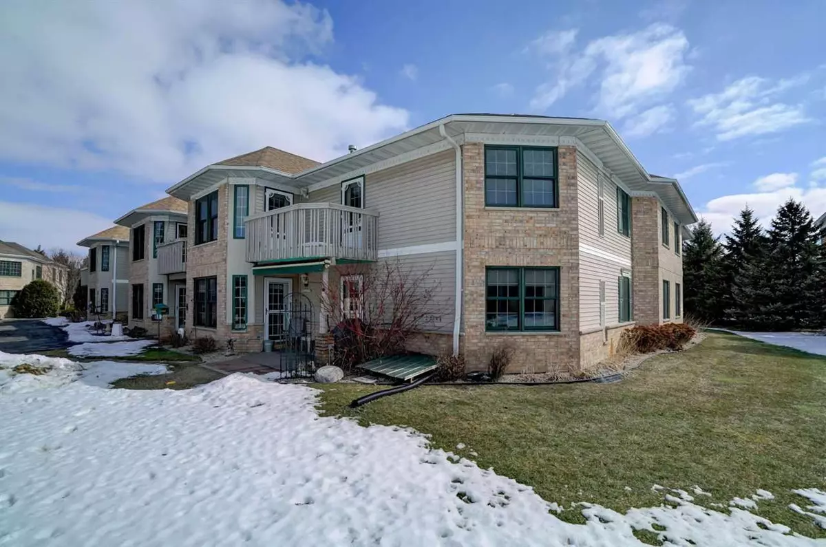 Waunakee, WI 53597,5397 Blue Bill Park Dr #4