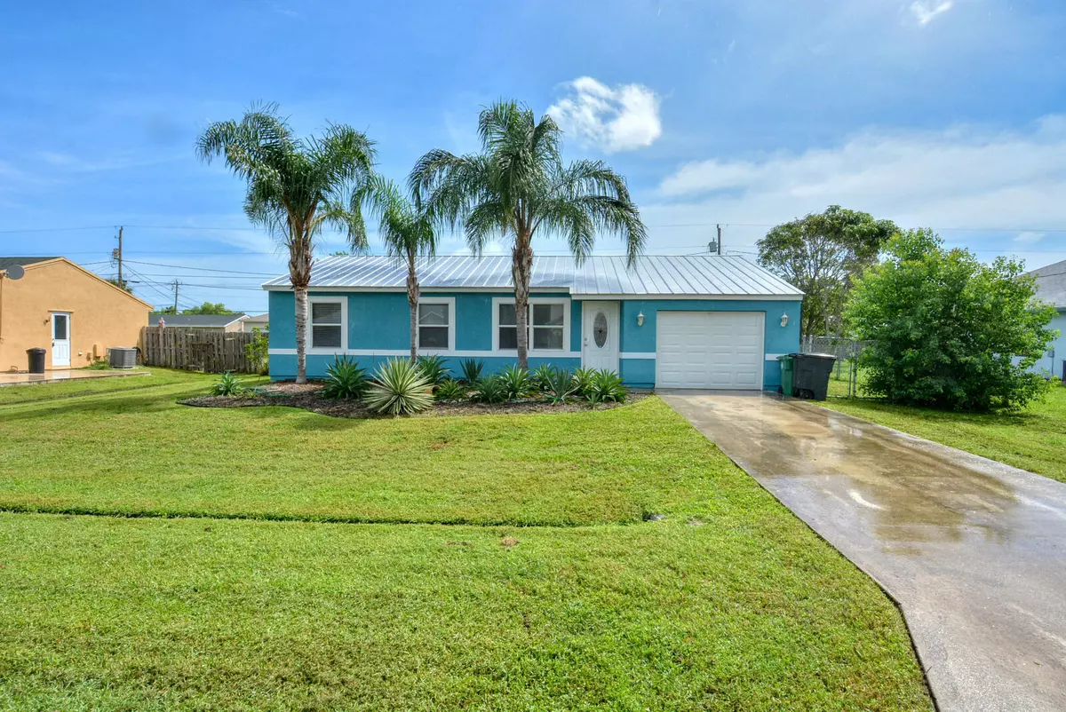 Port Saint Lucie, FL 34953,2085 SE Heathwood CIR