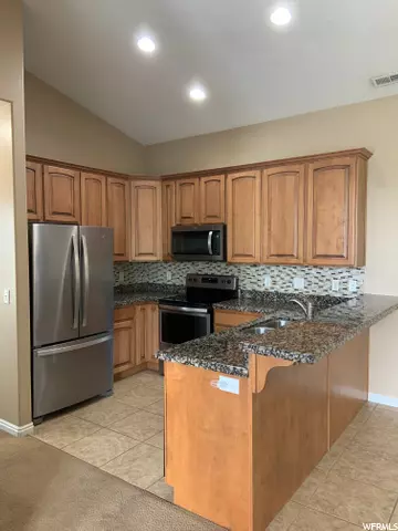 North Salt Lake, UT 84054,619 CANTERBURY LN