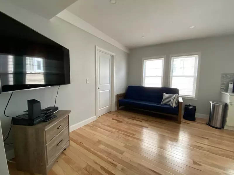 58 Boynton #2, Boston, MA 02130