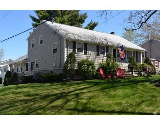 2 Leominster Rd, Dedham, MA 02026