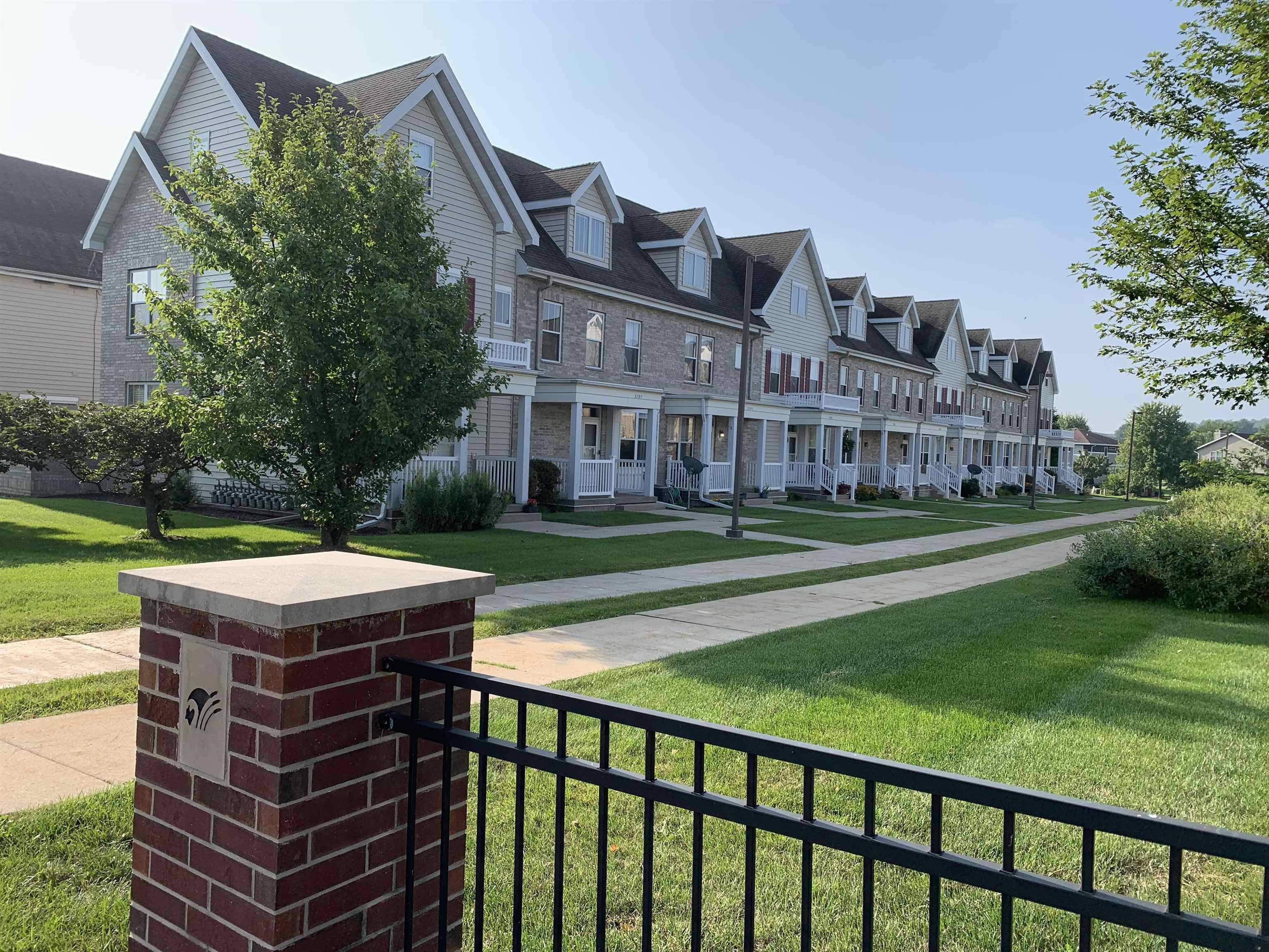 2797 Crinkle Root Dr, Fitchburg, WI 53711-7612