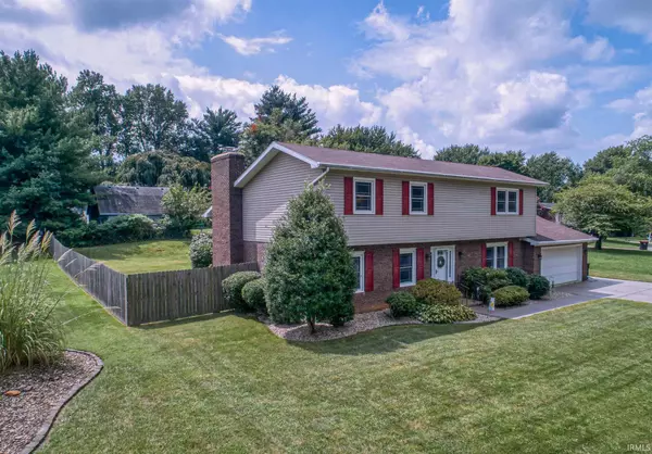 8299 Chestnut Drive, Newburgh, IN 47630