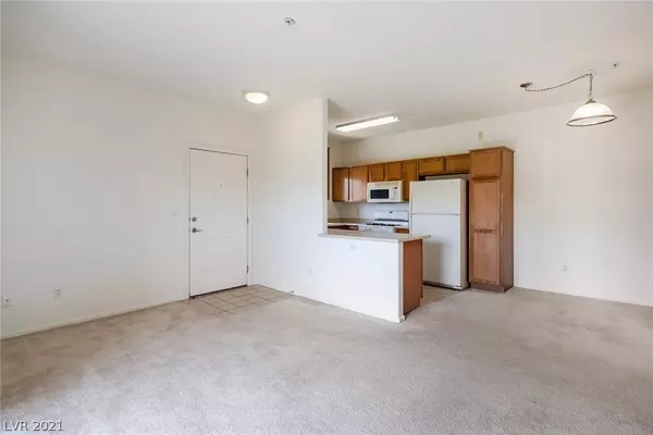 Henderson, NV 89052,2291 W Horizon Ridge Parkway #7240