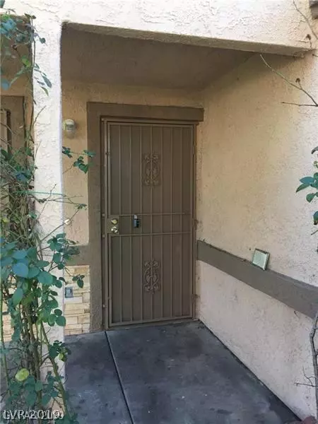 Las Vegas, NV 89106,2141 GOLDEN HILL Court