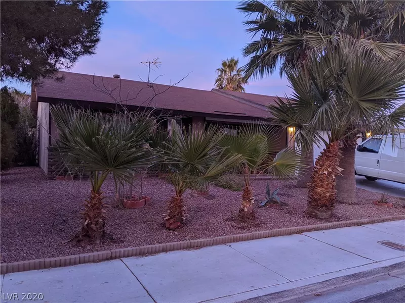 6712 OLD CASTLE Drive, Las Vegas, NV 89108