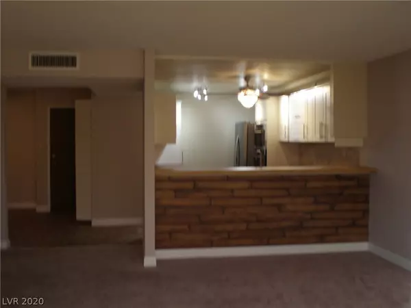 Las Vegas, NV 89169,725 Royal Crest Circle #246