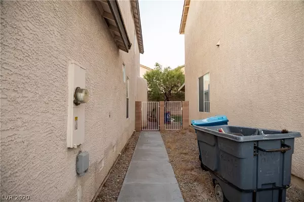 Las Vegas, NV 89148,7048 Flowering Willow Street