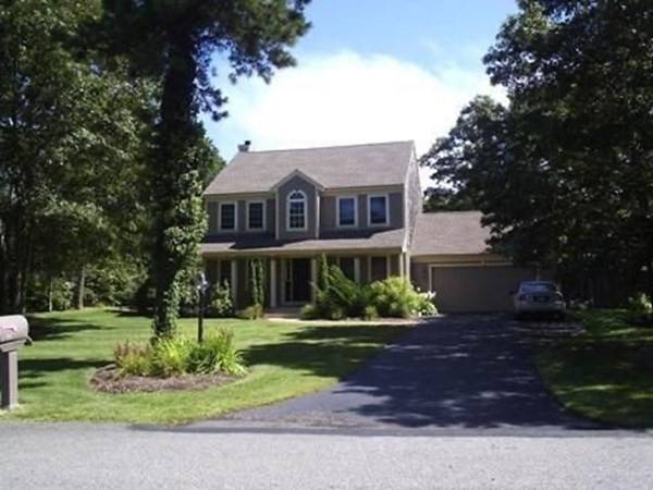 3 Dover Ln, Bourne, MA 02532