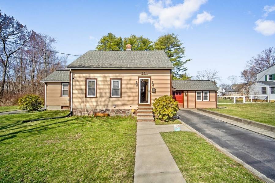 282 Wells St, Greenfield, MA 01301