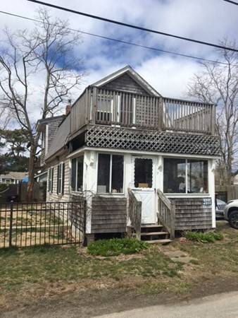 7 Bungalow Ln, Wareham, MA 02532