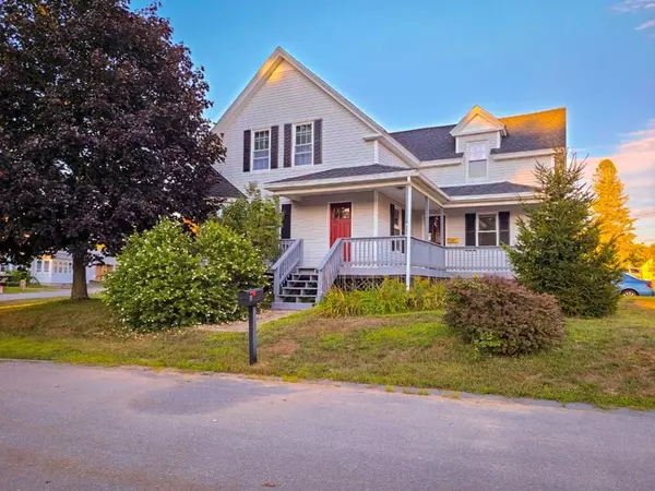 17 Cherry St, Templeton, MA 01468