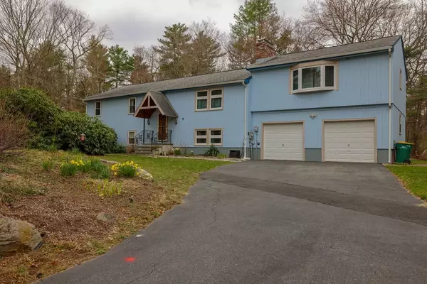 11 Paula Ln, Mansfield, MA 02048