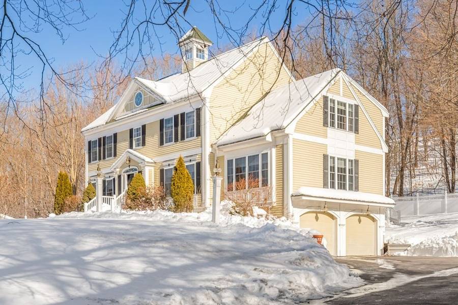 652 Salem Street, Groveland, MA 01834