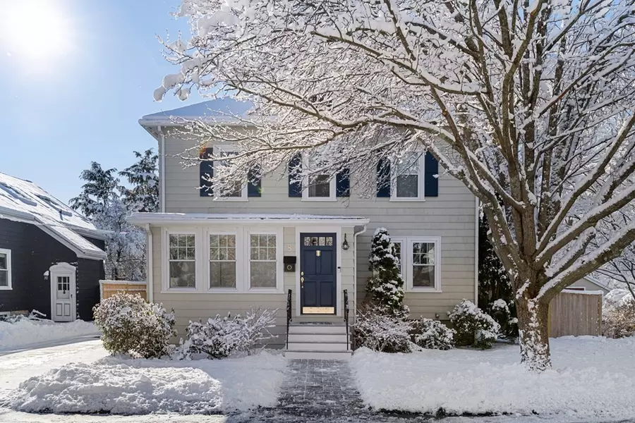 8 Old Salem Road, Marblehead, MA 01945