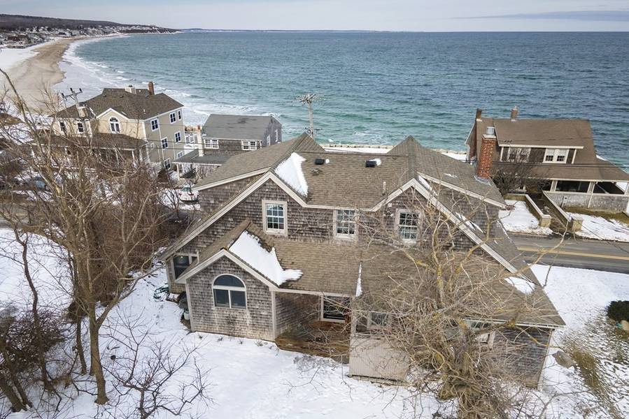 209 Manomet Point Rd, Plymouth, MA 02360