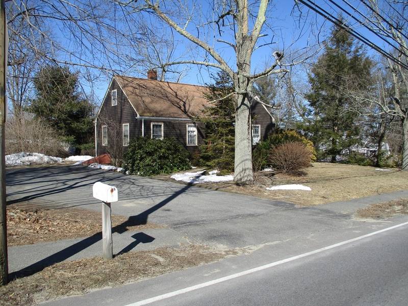 99 Andover St, Georgetown, MA 01833