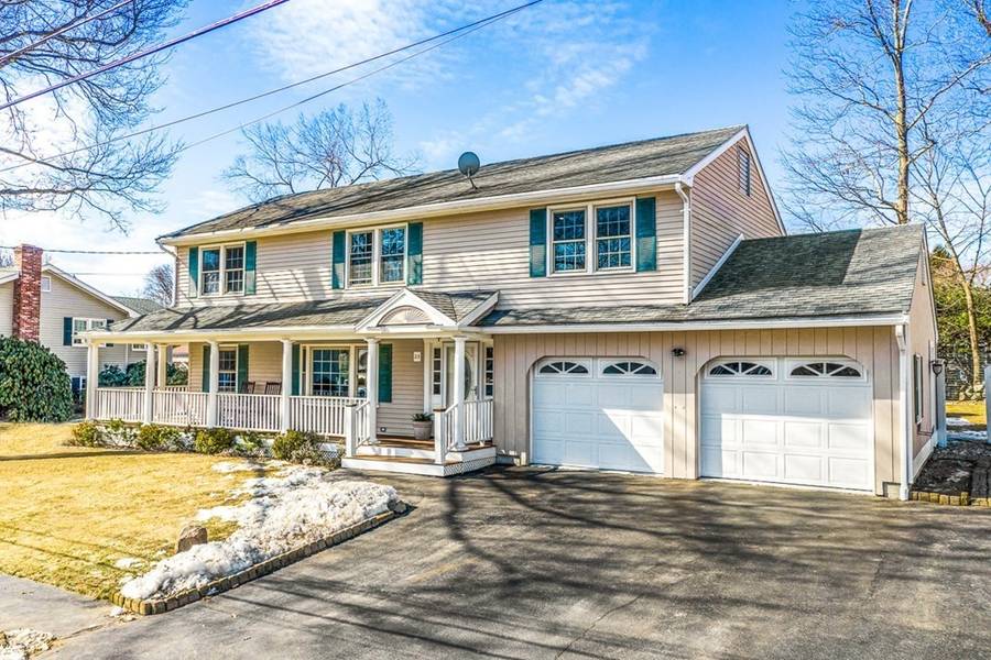 23 Old Farm Road, Reading, MA 01867