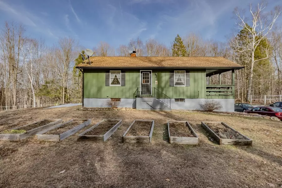 2 Sanderson Brook Rd, Blandford, MA 01008