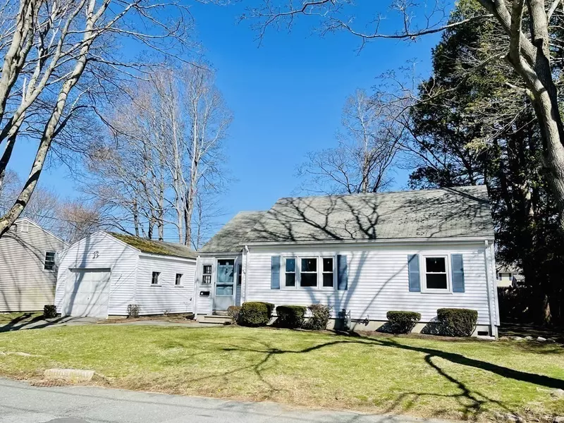 18 Country Dr, Beverly, MA 01915