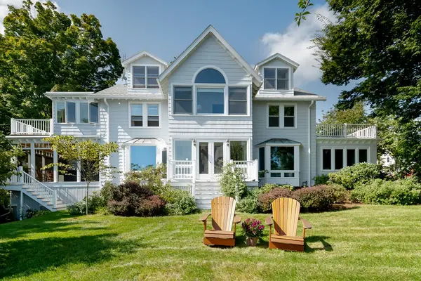 25 Gould Rd, Arlington, MA 02476