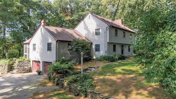 139 Walker Pond Rd, Sturbridge, MA 01566