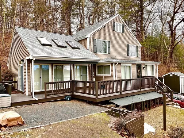 118 Woolford Rd, Wrentham, MA 02093