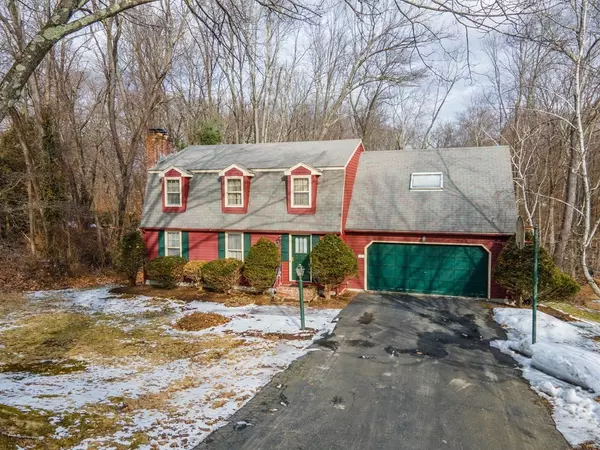 24 Meadowwood Drive, Deerfield, MA 01373