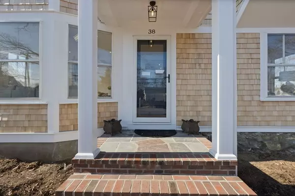 Duxbury, MA 02332,38 Standish St