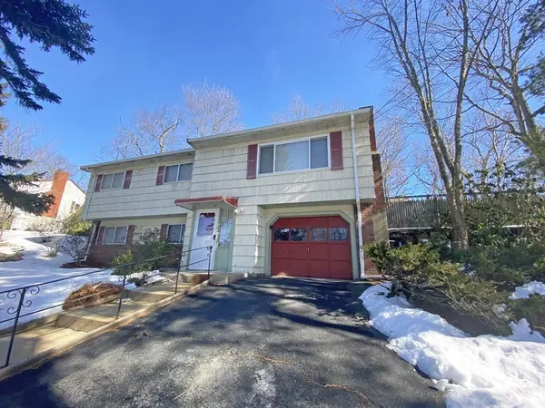 17 Hilltop Ave, Saugus, MA 01906