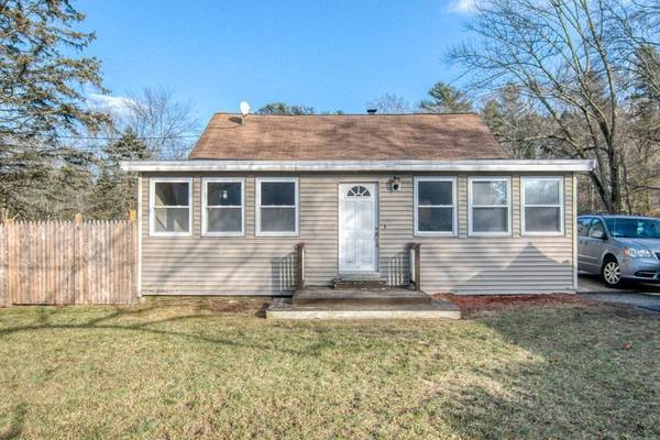 22 Walnut St, Freetown, MA 02702