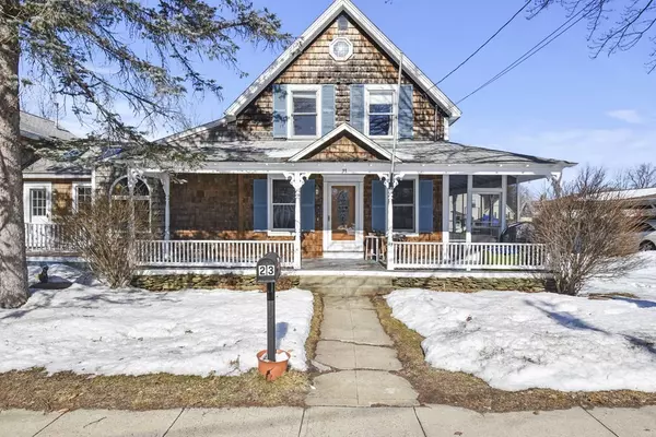 23 Pleasant Ave, Leominster, MA 01453