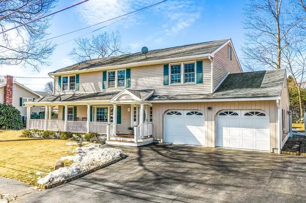 23 Old Farm Road, Reading, MA 01867