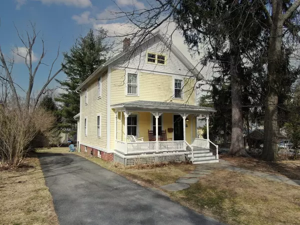 77 Mcclellan St, Amherst, MA 01002