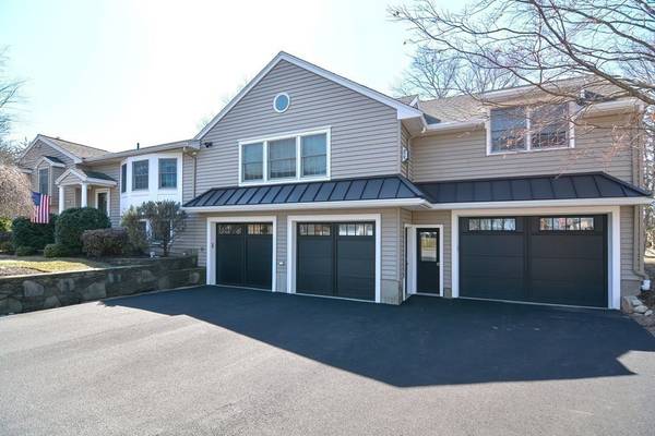 1 Edgewood Rd, Middleton, MA 01949