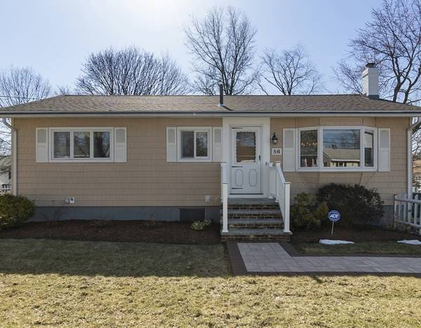 86 Carroll Pkwy, Lowell, MA 01851