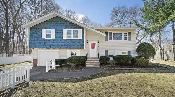 3 Alden Ave E, Randolph, MA 02368